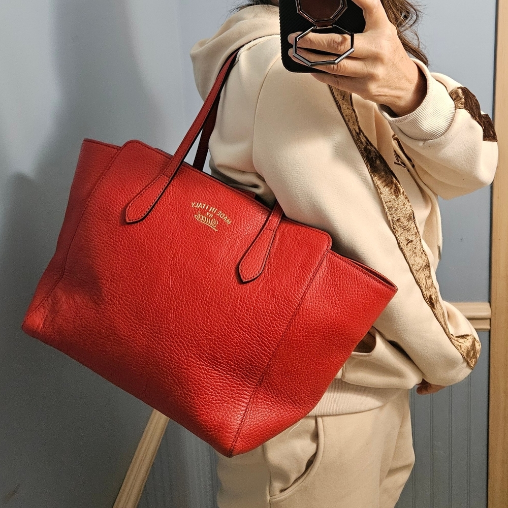 Auth Gucci Red Swing Tote Shoulder Bag